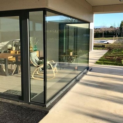 ¿Pasas mucho calor con tus ventanas? ¡Instala un vidrio con control solar para solucionarlo!