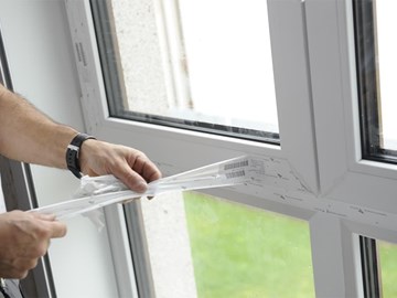 ¿Pueden las ventanas aislar y eliminar el ruido exterior?